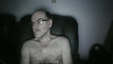 Snapshot of louism13 chatting on February 24, 3:02 am louism13 online show from February 24, 3:02 am