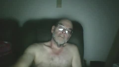 Snapshot of louism13 chatting on October 22, 3:31 am louism13 online show from October 22, 3:31 am
