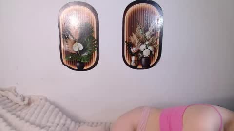 love bella  online show from May 14, 12:53 am
