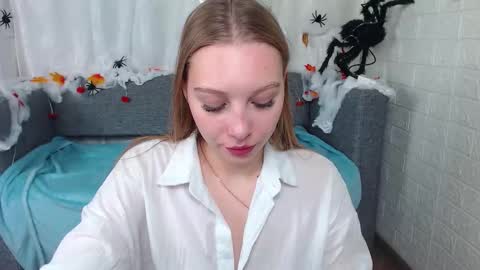 love bella  online show from October 22, 12:47 am