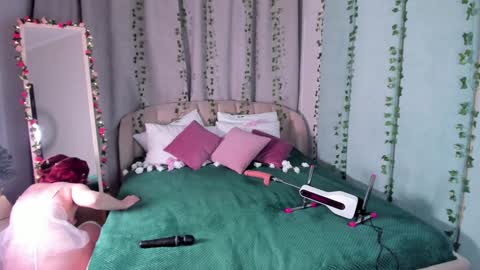 Lola online show from February 4, 1:12 am