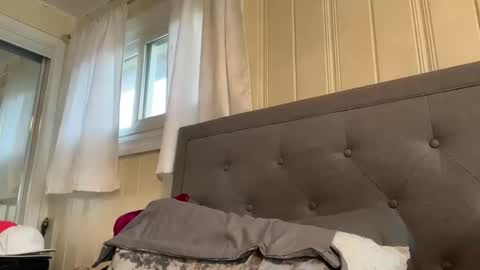 loved19 online show from April 8, 9:40 pm