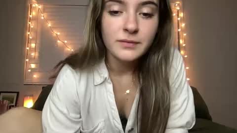 Olivia Rose online show from June 2, 3:08 am