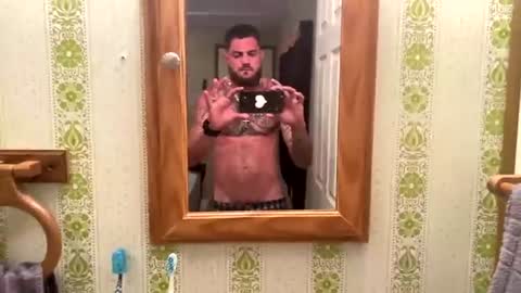 lovehurts282828 online show from July 14, 3:11 am