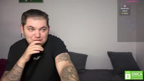 Mileena and Oliver online show from April 15, 9:15 pm