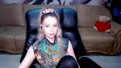 private open online show from February 7, 5:49 pm