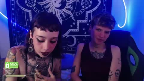 Snapshot of lovelockedlips chatting on March 9, 12:21 am Alex Violet online show from March 9, 12:21 am