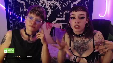 Snapshot of lovelockedlips chatting on March 10, 8:56 pm Alex Violet online show from March 10, 8:56 pm