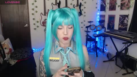 Cassie online show from February 8, 10:30 am