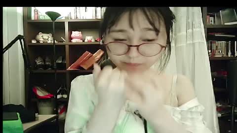 DANA KIM online show from November 28, 4:14 pm