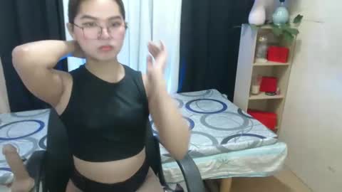 lovely_dianne online show from February 9, 10:31 am