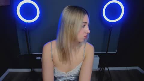 Bella 3 online show from January 14, 5:54 pm