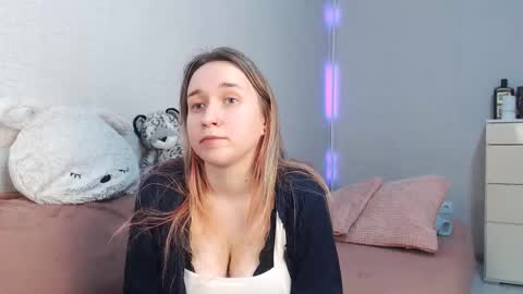 Lovely Hayley online show from February 10, 12:02 am