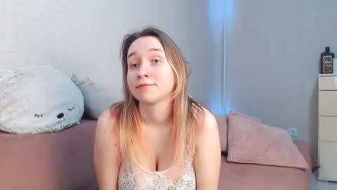 Lovely Hayley online show from February 24, 10:35 pm