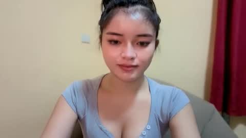 Lovely Laura online show from September 22, 11:03 am