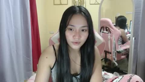 Snapshot of lovely_leah23 chatting on September 8, 9:25 pm lovely_leah23 online show from September 8, 9:25 pm