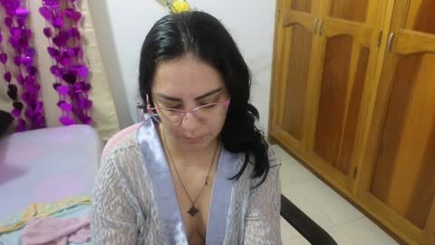 Snapshot of lovely_trix_ chatting on December 29, 11:40 am Trix online show from December 29, 11:40 am