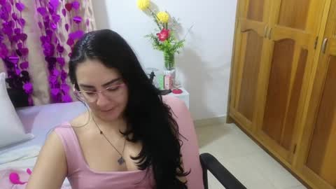 Snapshot of lovely_trix_ chatting on December 14, 11:50 am Trix online show from December 14, 11:50 am