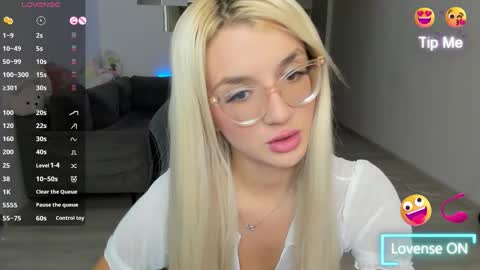 lovelybianca_ online show from October 17, 7:18 pm