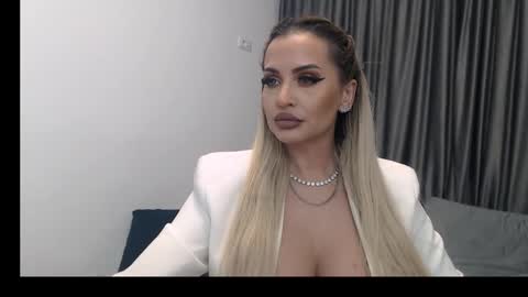 Snapshot of lovelyblondyxxx chatting on March 7, 12:37 am PrAllinXXXa online show from March 7, 12:37 am