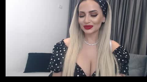 Snapshot of lovelyblondyxxx chatting on March 7, 9:27 pm PrAllinXXXa online show from March 7, 9:27 pm