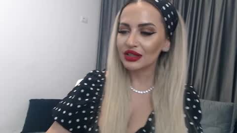 Snapshot of lovelyblondyxxx chatting on March 8, 12:33 am PrAllinXXXa online show from March 8, 12:33 am