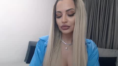 Snapshot of lovelyblondyxxx chatting on March 12, 9:45 pm PrAllinXXXa online show from March 12, 9:45 pm
