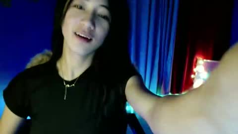 lovelypetite143 online show from March 27, 8:26 am