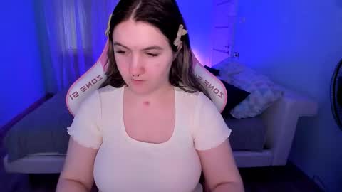 Julia  online show from February 24, 8:17 am