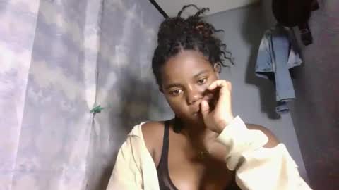 lovemarie08 online show from April 18, 12:34 am