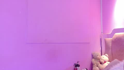 L O V E  online show from March 20, 12:32 pm