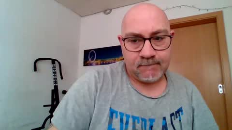 lover010983 online show from March 10, 8:50 am