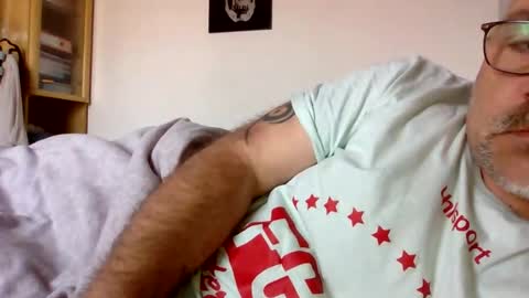 lover010983 online show from November 11, 9:33 am