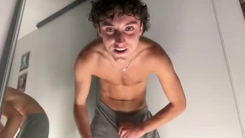 Leo Loves online show from March 20, 3:11 am