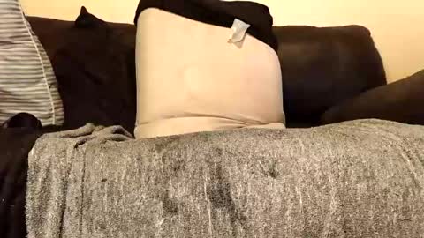 lovetobeused online show from August 8, 2:49 pm