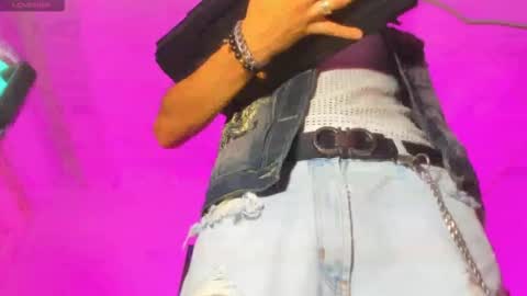 lovexjuxn77 online show from January 12, 7:21 pm