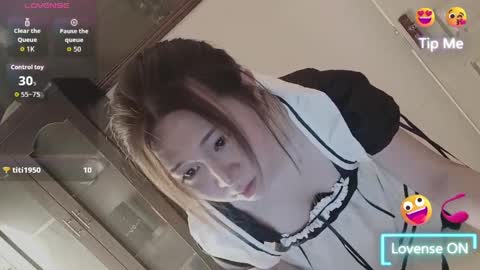 Lisa online show from March 28, 4:19 pm