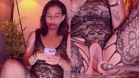 L A U R A  online show from October 5, 2:53 am