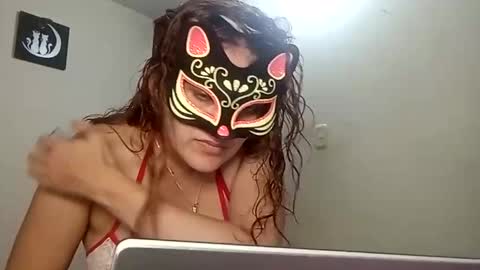 Snapshot of luana363 chatting on January 26, 12:05 am luana363 online show from January 26, 12:05 am