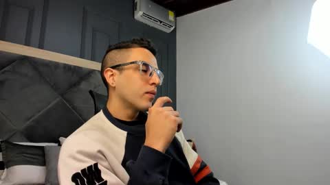 luca_morettii online show from December 19, 12:55 pm