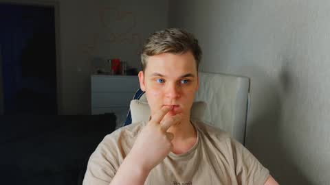 Lucas Gill online show from January 19, 3:49 am