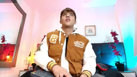 Lucas lovee online show from March 29, 1:46 pm