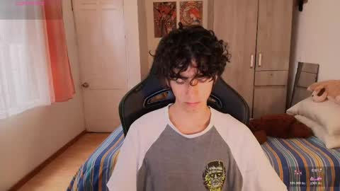 lucas_xo online show from April 13, 6:45 pm