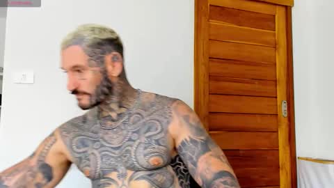 lucasexclusive online show from October 19, 5:45 am