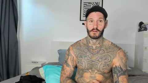 lucasexclusive online show from April 15, 10:18 am