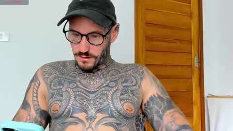 lucasexclusive online show from October 28, 7:09 am