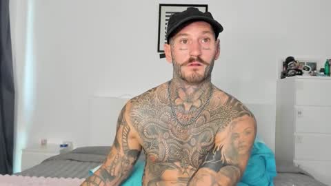 lucasexclusive online show from March 25, 6:31 am