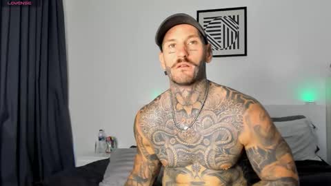 lucasexclusive online show from November 3, 9:43 am