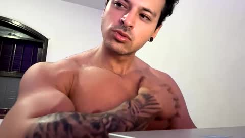 lucasfit24 online show from February 6, 11:26 pm