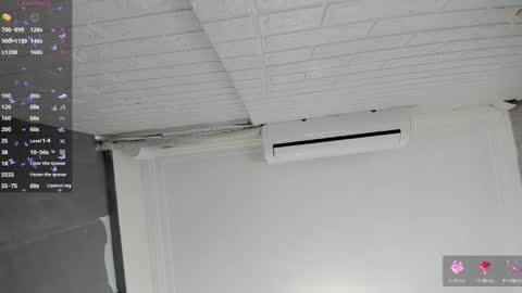 L U C I A online show from March 22, 12:53 pm